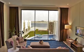 منتجع تمارا بيتش - هالف مون باي